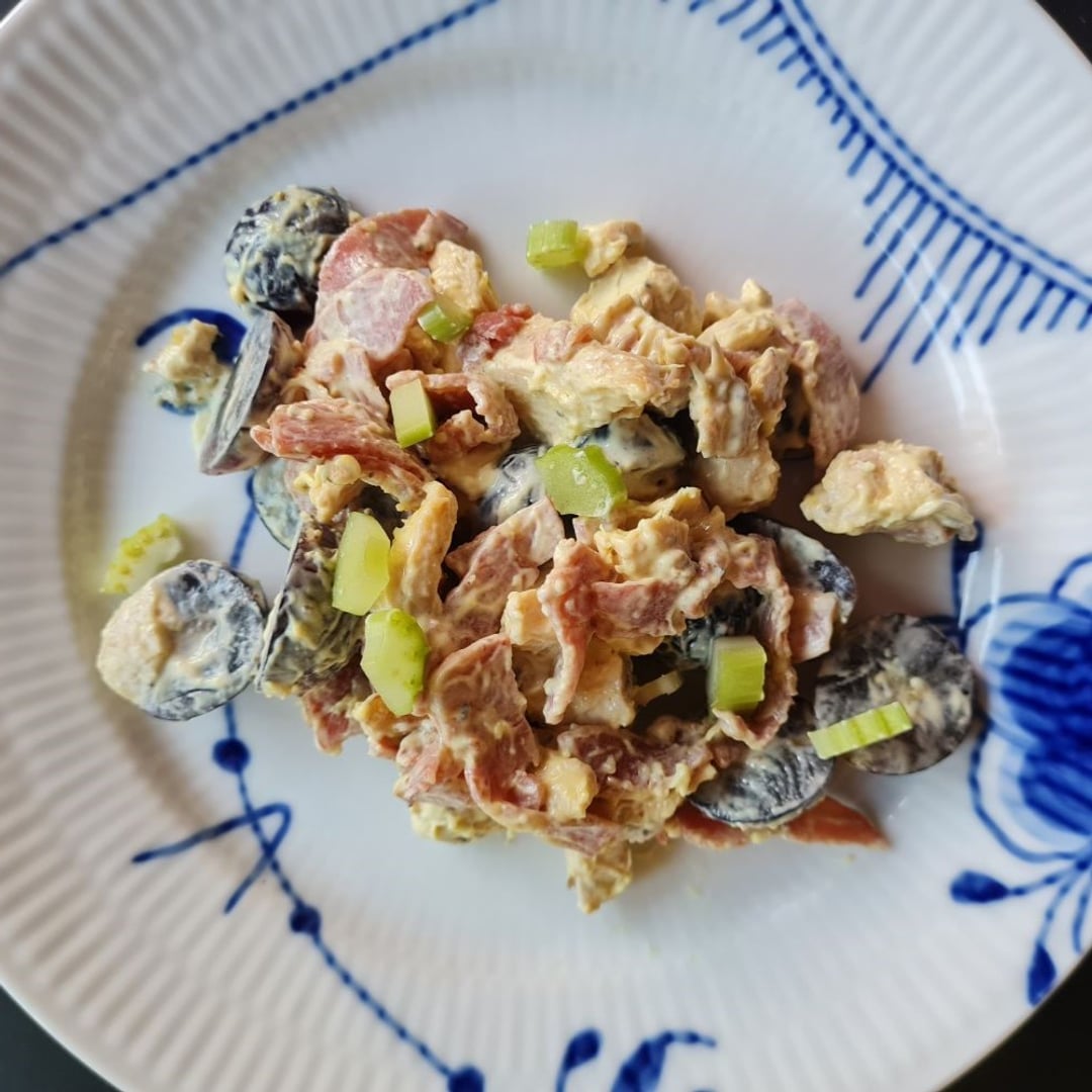 Kyllingsalat på mega-mussel tallerken.