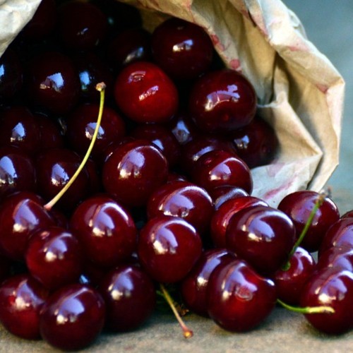 Morgenmad og frokost symboliseret ved røde kirsebær