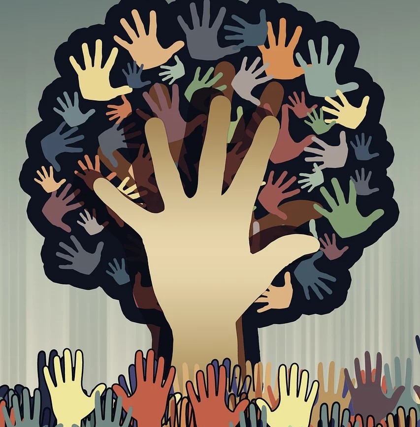 Støtte ved kræft symboliseret ved et grafisk træ med en masse farvede hænder der alle rækker opad. Stammen består af en stor beige hånd og jorden også af farvede hænder der rækker op.