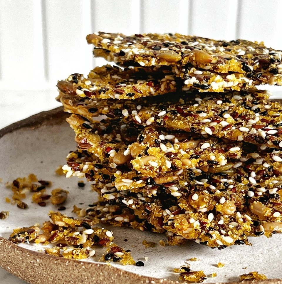 Gluten og kræft symboliseret ved stenalderknækbrød