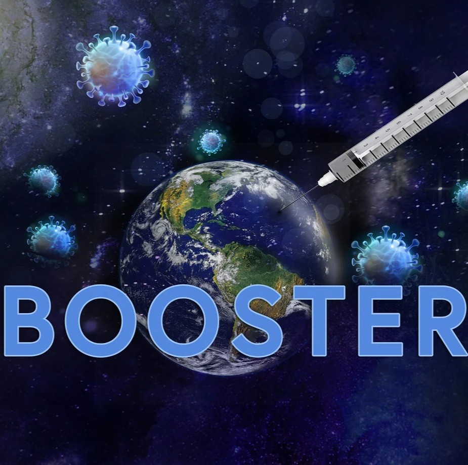 Vaccination - for og imod symboliseret ved en jordklode der sprøjtes med en kanyle. Og foran står med blå blokbogstaver: Booster.