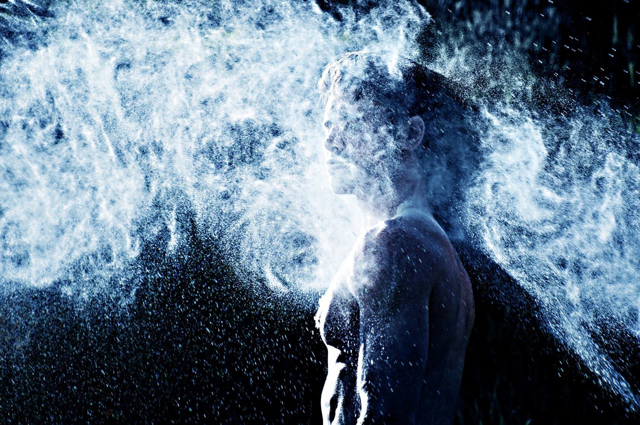 TINAP symboliseret ved overkroppen af et menneske der står i en røgtåge.